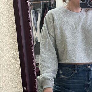 GAP Light Gray Women's Cropped Sweatshirt